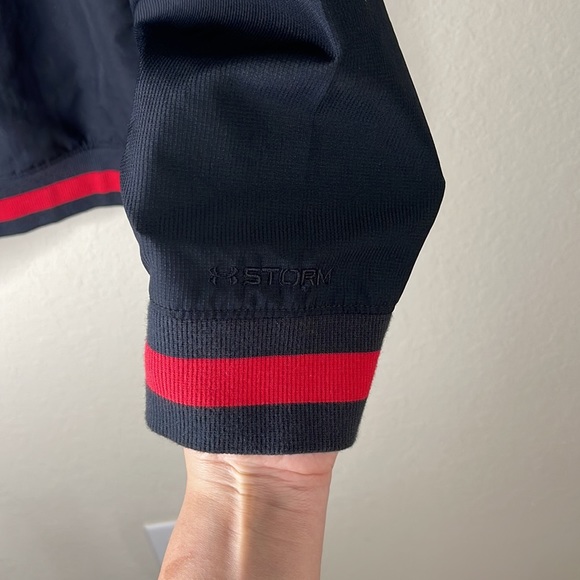 Under Armour Jacket. Size: Large - Picture 7 of 8